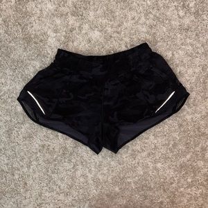 Lululemon hotty hot 2.5 inch shorts! Like new! Size 8, black Camo print!